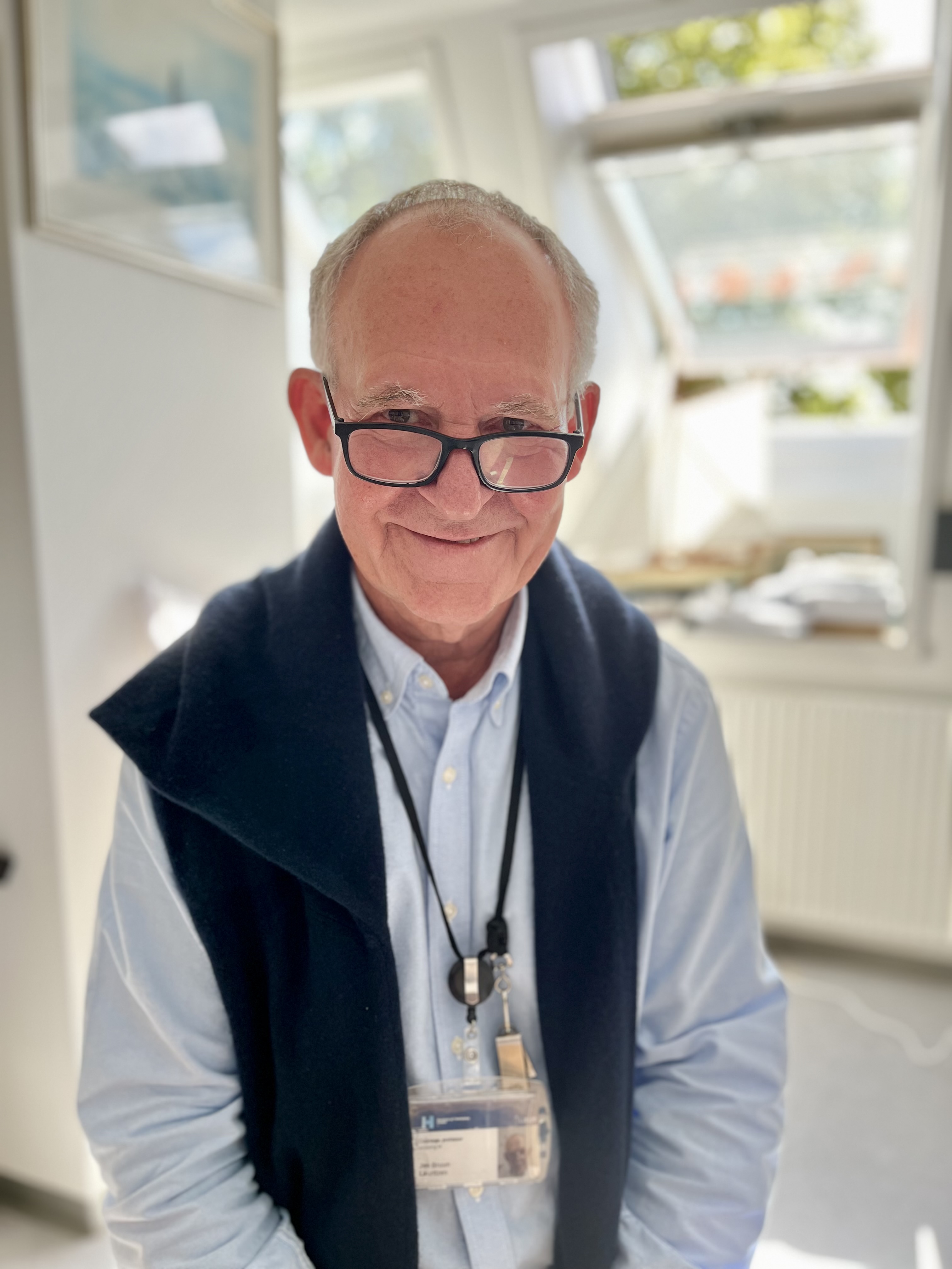 Jes Bruun LauritzenOrtopædkirurgisk AfdelingProfessor, overlæge, dr.med.Send en mail til Jes Bruun Lauritzen